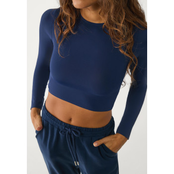 Long sleeve slim fit cropped t shirts crew neck moisture wicking tees