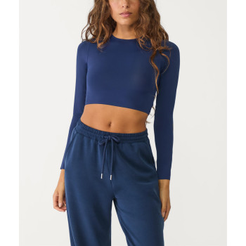 Long sleeve slim fit cropped t shirts crew neck moisture wicking tees
