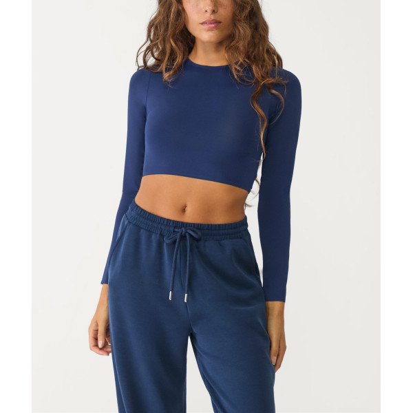 Long sleeve slim fit cropped t shirts crew neck moisture wicking tees