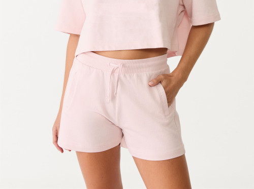 Women's mid rise elastic waist cotton shorts with side pockets
