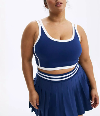 Women's plus size medium support sports bra with removable padding color block scoop neck yoga bra