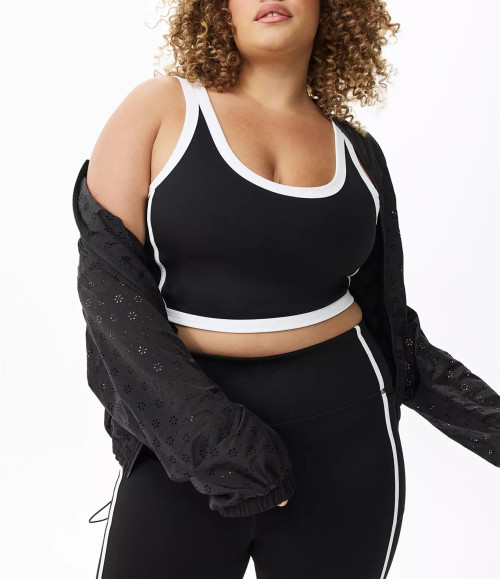 Women's plus size medium support sports bra with removable padding color block scoop neck yoga bra