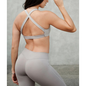 Women's classic cross back sports bra with removable paddings