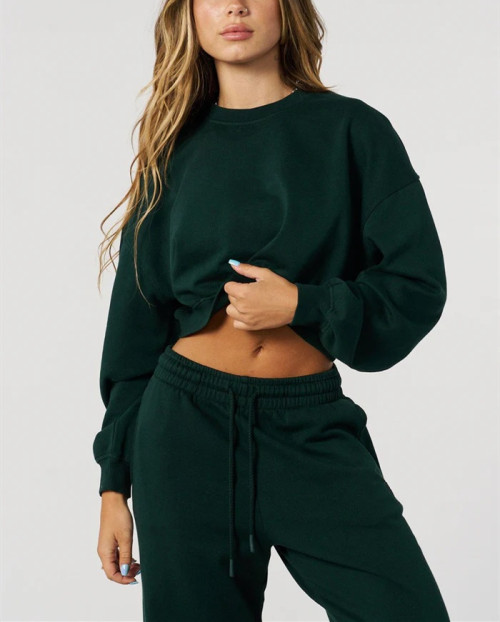 Crew neck relaxed fit crop sweatshirts for women with drop shoulder