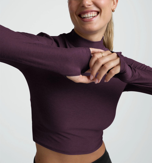 Women's long sleeve mock neck fitted sports tee  with thumb hole lightweight cropped t shirts