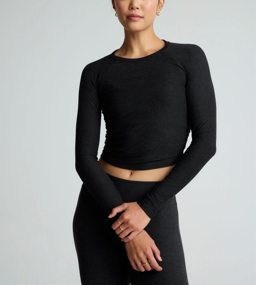 Women's long sleeve crew neck t shirts side cinched cropped gym t shirts