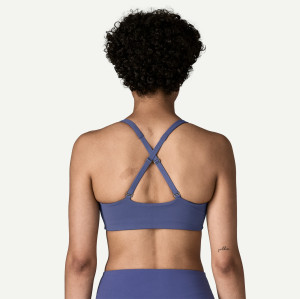 Women's key hole light support sports bra with adjustable straps