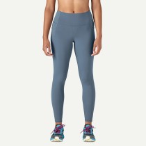 Women's form fitting 7/8 length fitness tights with side pockets