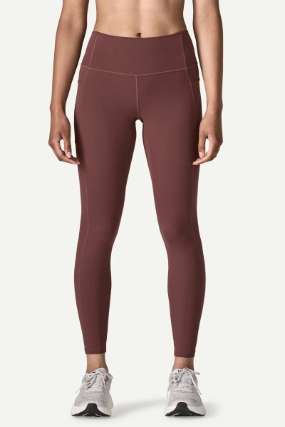 Women's form fitting 7/8 length fitness tights with side pockets