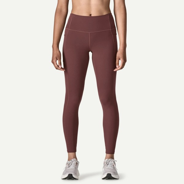 Women's form fitting 7/8 length fitness tights with side pockets