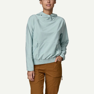 Women's light weight sun protect hoodie with zipper pockets