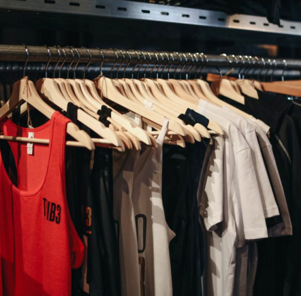 What to Consider When Choosing a Sportswear Manufacturer