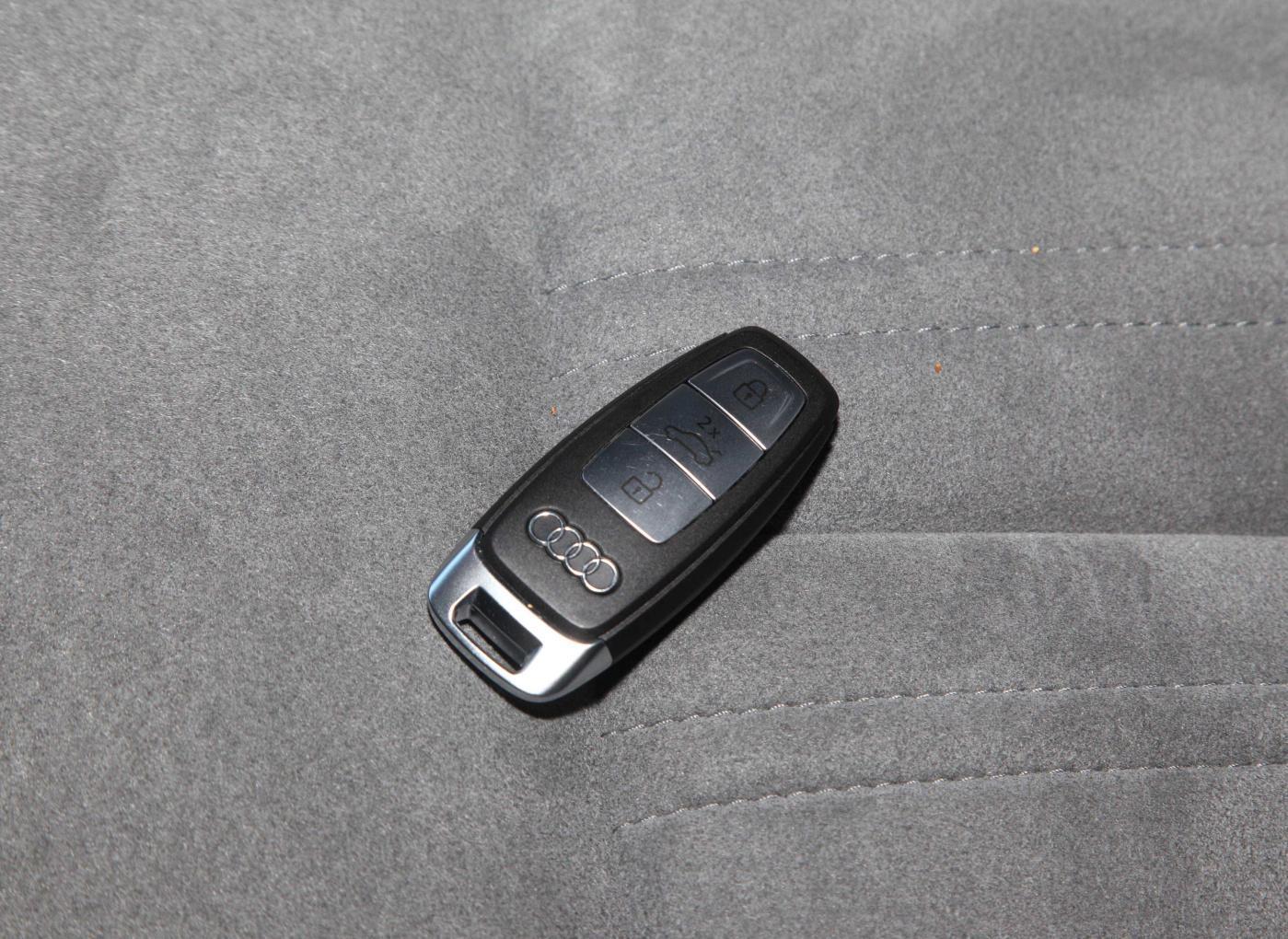 Audi A6L Fuel vehicles are comfortable and safe Car key