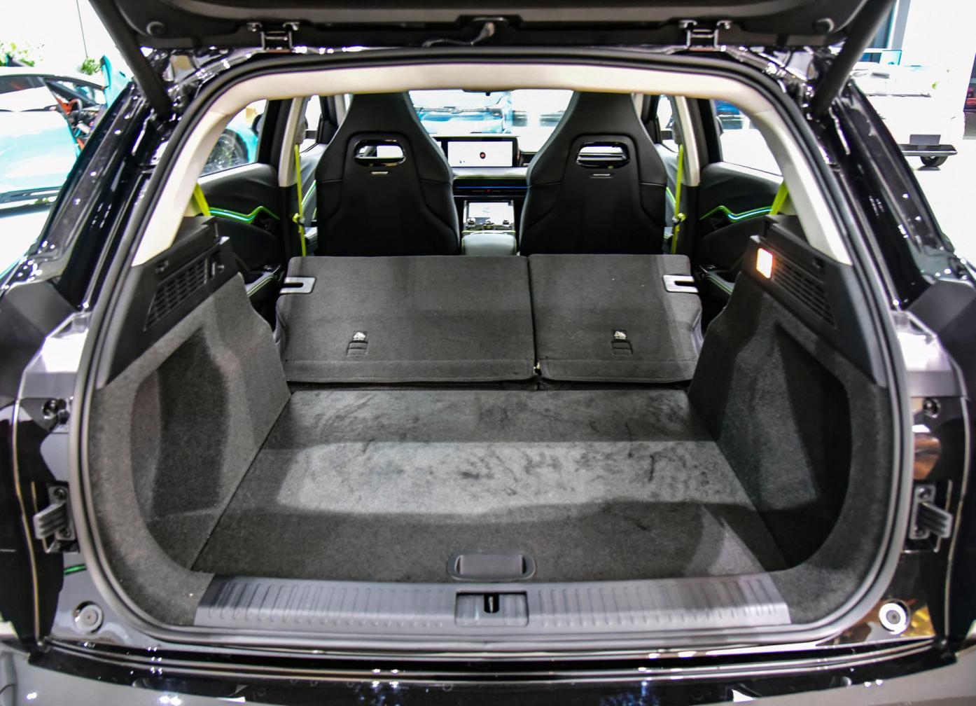 Nazha U electric cars The trunk of the car