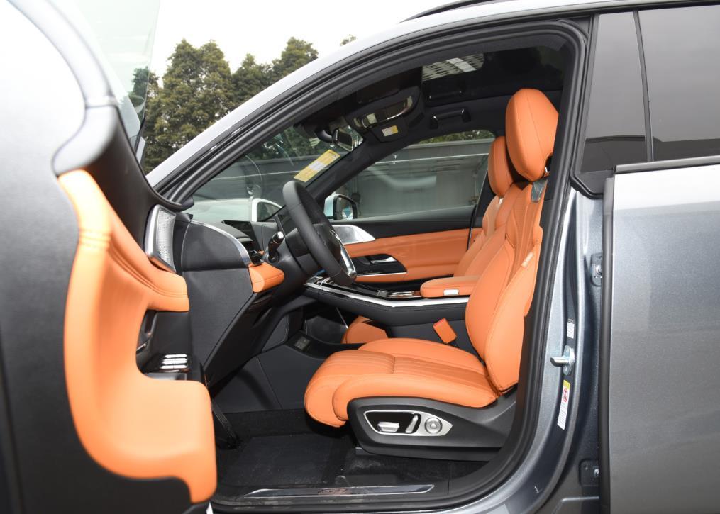 Ideal L9 electric suvs  Car seat