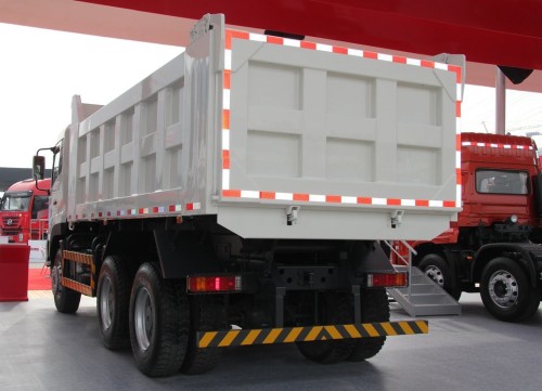 Dongfeng KC T-LIFT  340 horsepower 6X4 5.6 meters  dump truck