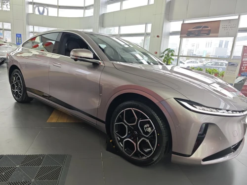 Changan Qiyuan A07 2025 electric car for sale, exported in batches from China Auto