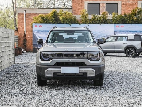 Yitongda export used vehicle Beijing BJ30 Used hybrid vehicle from China