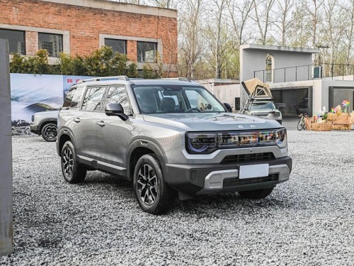 Yitongda export used vehicle Beijing BJ30 Used hybrid vehicle from China