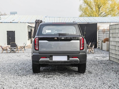 Yitongda export used vehicle Beijing BJ30 Used hybrid vehicle from China