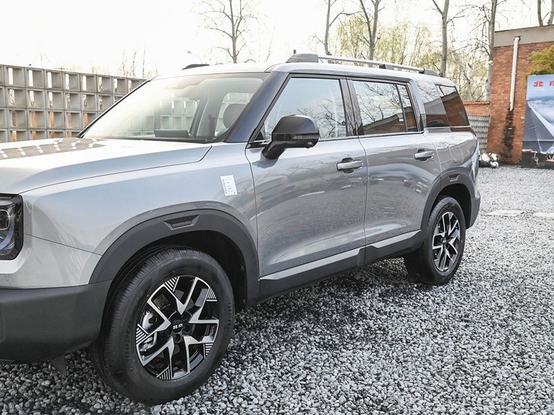 Used vehicle SUV