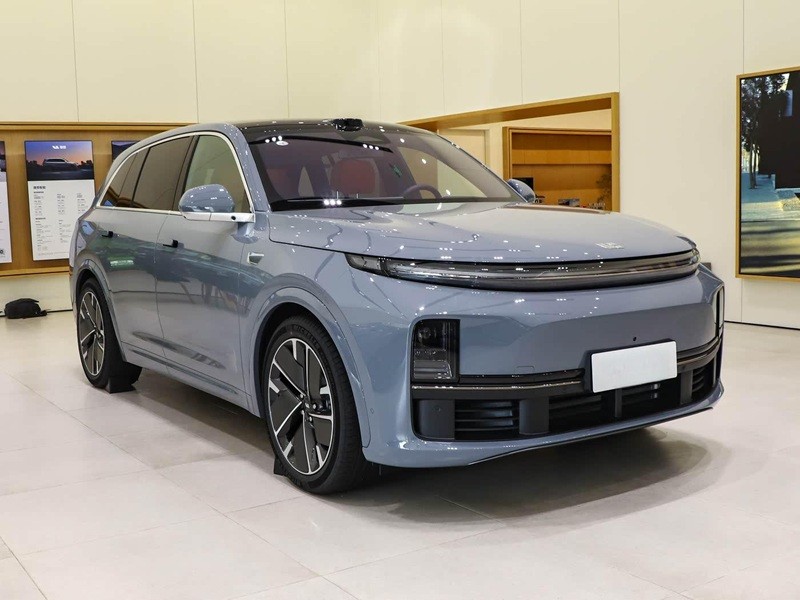 Li Auto L7 car