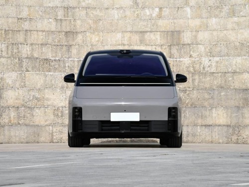 Ideal MEGA Electric Vehicle 2025 Model Yitongda China Professional Used Car Exporter