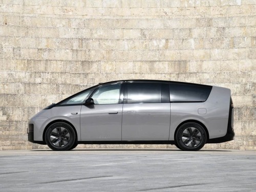 Ideal MEGA Electric Vehicle 2025 Model Yitongda China Professional Used Car Exporter