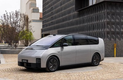 Ideal MEGA Electric Vehicle 2025 Model Yitongda China Professional Used Car Exporter
