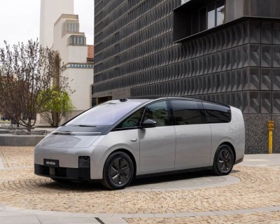 Ideal MEGA Electric Vehicle 2025 Model Yitongda China Professional Used Car Exporter
