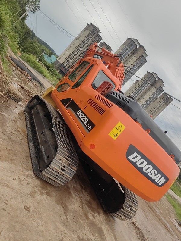 Quality used excavators