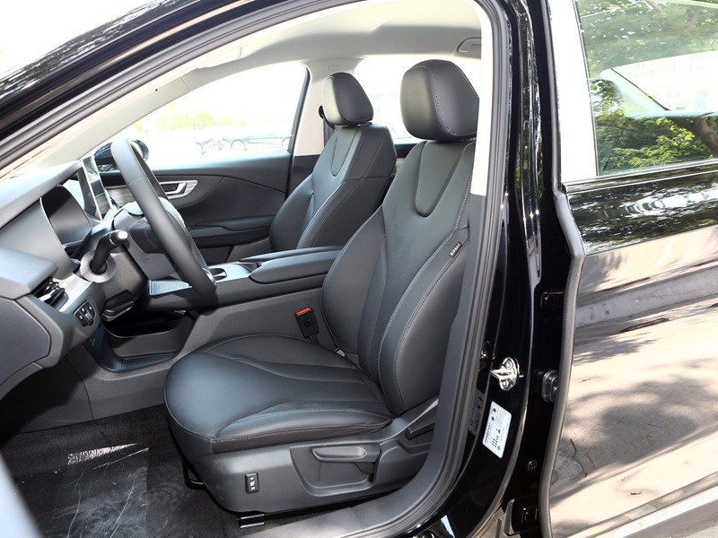 Hongqi E-QM5 Electric Vehicle