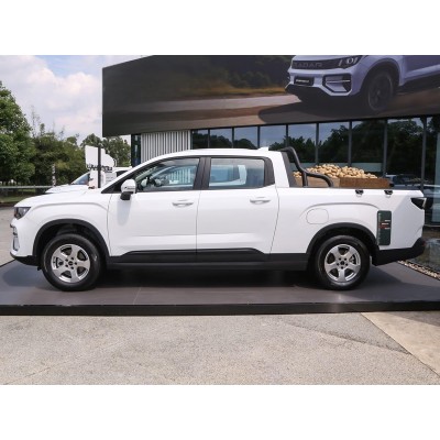 Geely Radar King Kong 2025 Hybrid Vehicle China Used Car Export