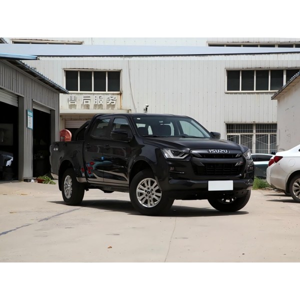 Used Isuzu Taku 2023 2.5T manual 4WD pickup truck for sale.