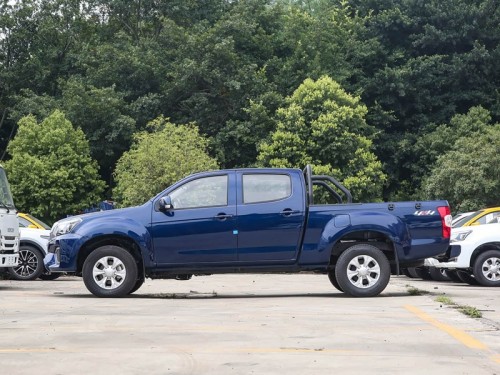 Isuzu RE-MAX Ruimai 2023 2.5T Manual 4WD Pickup Truck