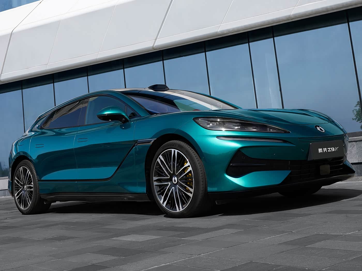 Plug-in hybrid electric vehicles