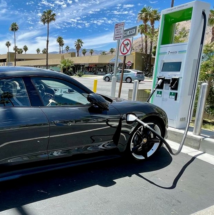 How Much Does It Cost to Charge an Electric Car?