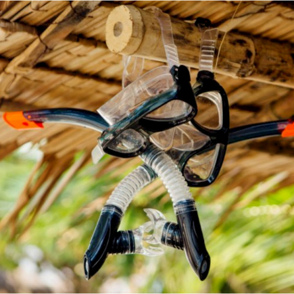 The Difference Between Dry Snorkel Tube and Semi Dry Snorkels?