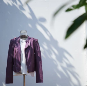 Lederne Radfahrer-Jacke der Großhandelsfrauen|Damen ledern kundenspezifisches echtes Motorrad|Lederjacke-Mantel