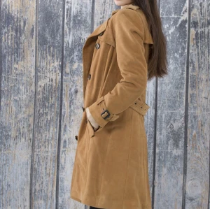 Damen OEM Brown Duede Trenchcoat Damen|Leder Wildlederjacke|Benutzerdefinierter brauner Trenchcoat für Damen