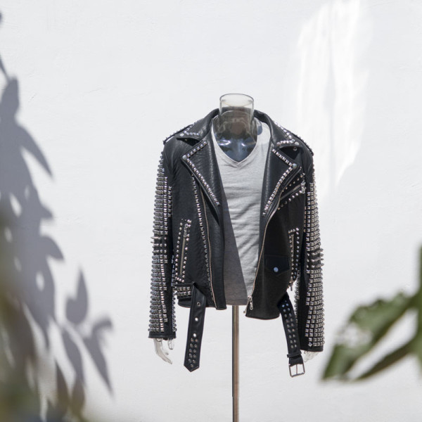 2022 Garment Factory Motorradjacke aus Kunstleder | Metallnietanwendung | Hersteller von Modedesign-Jacken