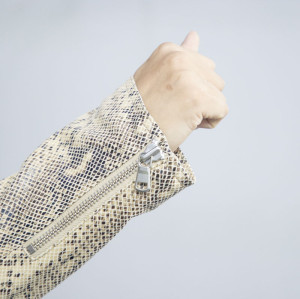 Giacca moto in pelle personalizzata | Applicazione con stampa serpente | Produttore di giacche di design alla moda