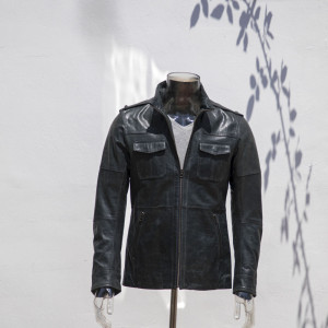 Giacca da motociclista in pelle nera personalizzata OEM da uomo | Produttore di giacche da motociclista di design alla moda