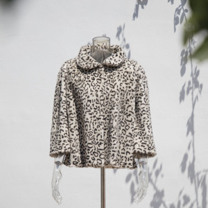 Heißer Verkaufs-Frauen-Pelz-Jacke| Hochwertiges Design Kunstpelzjacke Hersteller