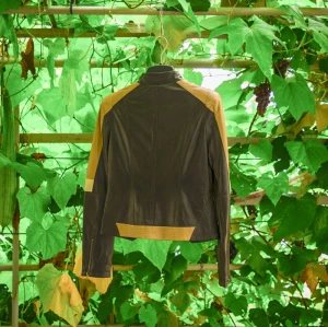 Chaqueta motera de cuero marrón para mujer corta vendedora caliente|Fabricante de chaqueta de cuero de alta calidad