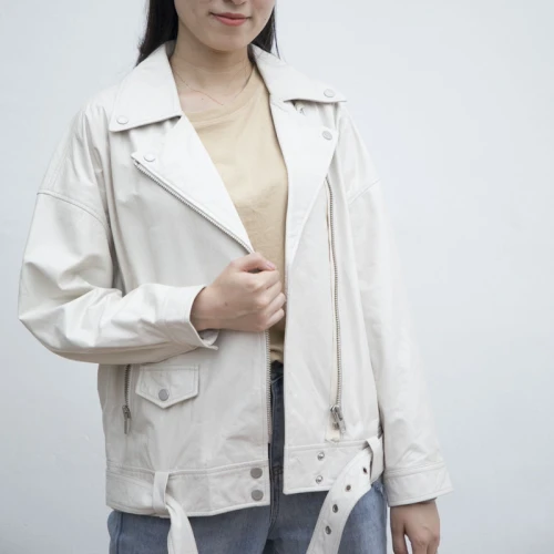 Maßgeschneiderte weiße Damen-Leder-Bikerjacke| Hochwertiger Hersteller von Bikerjacken