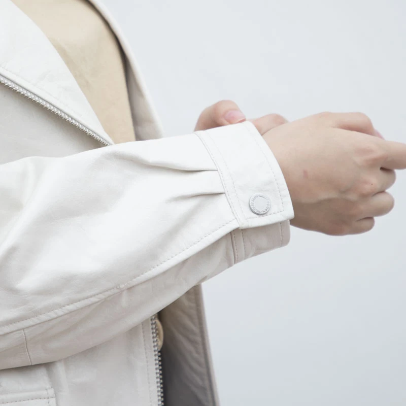 schwarzer Lederblazer