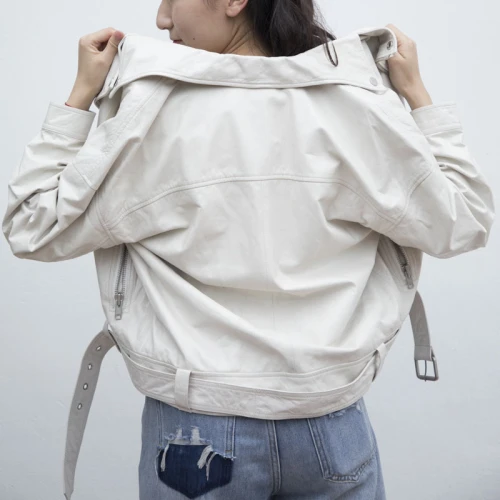 Maßgeschneiderte weiße Damen-Leder-Bikerjacke| Hochwertiger Hersteller von Bikerjacken