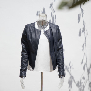 Fashional Short Women's Leather Biker Jacket|Fabricant populaire de vestes en cuir|Laser Hole Fasional Women Jackets