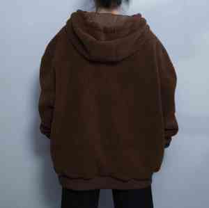 Giacca con cappuccio in pelliccia sintetica marrone da donna alla moda|Produttore di giacche in pelliccia sintetica da donna di design di alta qualità